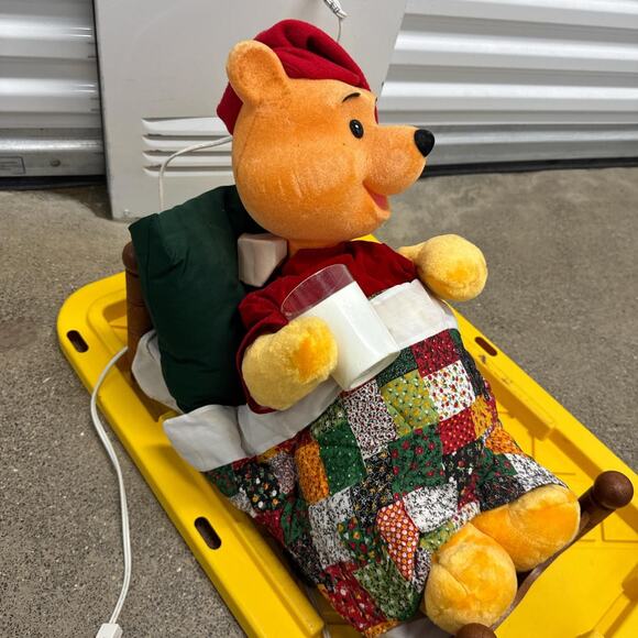 Vintage Disney Christmas Winnie The Pooh in Bed Animated *Sings - Picture 4 of 6